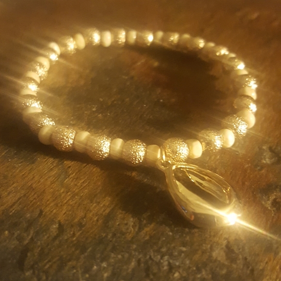 Lou Lou Jewelry - Gold Shell Bracelet